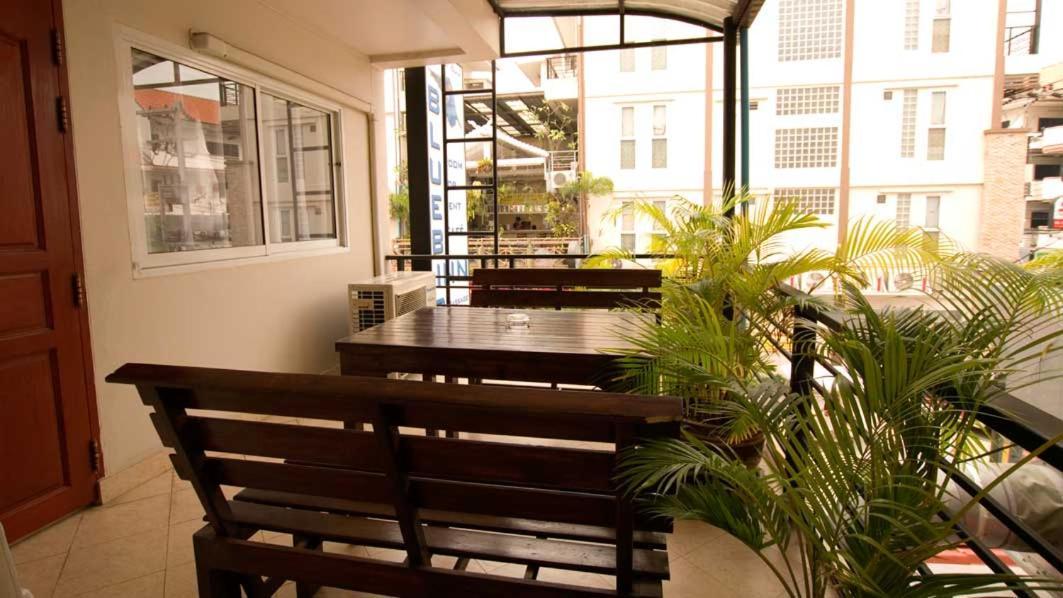Bluebird Inn Pattaya Buitenkant foto